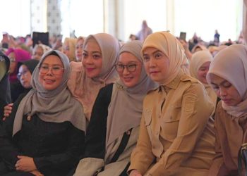 Wakil Wali Kota Makassar Hadiri Safari Dakwah Bersama Ustadzah Oki Setiana Dewi, Disambut Antusias Para Remaja