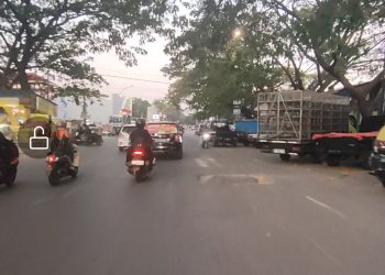 Kebal Aturan, Parkir dan Sampah Jadi Sorotan Warga Yang Melintas