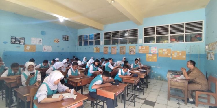 Sumatif Akhir, SMPN 4 Makassar Berjalan Lancar