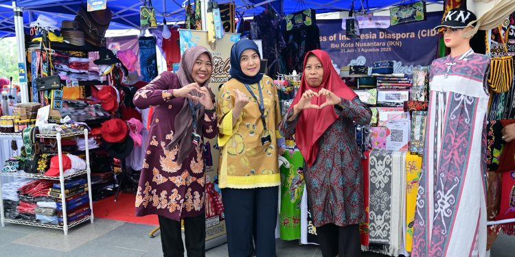 Kunjungi Bazaar Nusantara Diaspora IKN, Aliyah Mustika Ilham Apresiasi Prestasi Anak Bangsa