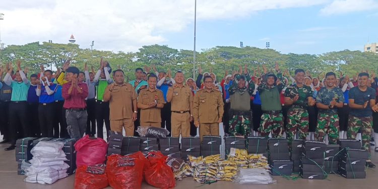 70 Paskibraka Makassar Terima Seragam dan Atribut Lengkap dari Pemkot Makassar