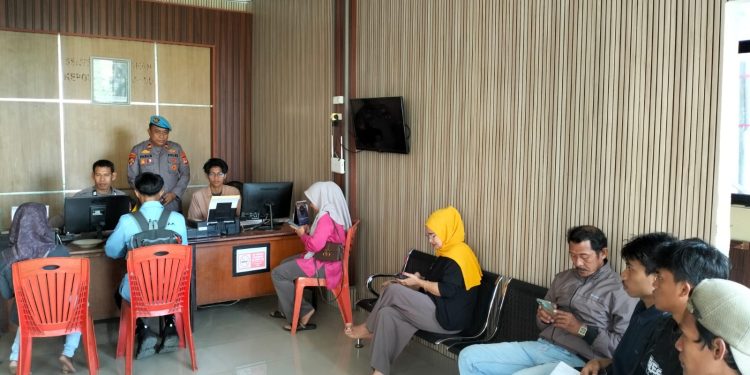 Pastikan Masyarakat Dilayani dengan Baik, Kasi Propam Cek dan Awasi Pelayanan SPKT