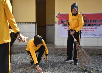 Jelang HUT Polwan, Srikandi Polres Bulukumba Gelar Bakti Religi dan Baksos