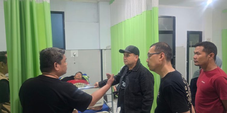 Wali Kota Hadir Jenguk Pegawai DPRD yang Jadi Korban di RS