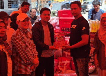 Anggota DPRD Makassar, Muchlis Misba, Kunjungi Korban Kebakaran di Kelurahan Karuwisi Utara