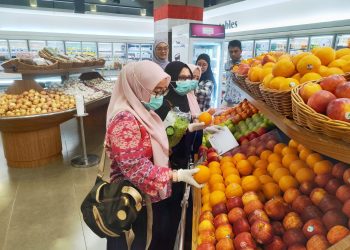 DKP Kota Makassar Lakukan Pengujian Sampel PSAT di Hero Mall Ratu Indah