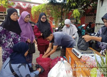 Warga Kelurahan Mapala Antusias Belanja Kebutuhan Pokok di GPM