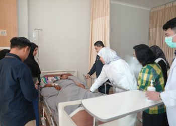 Wali Kota dan Wawali Makassar Jenguk Korban Insiden DPRD, Pastikan Pengobatan Ditanggung BPJS