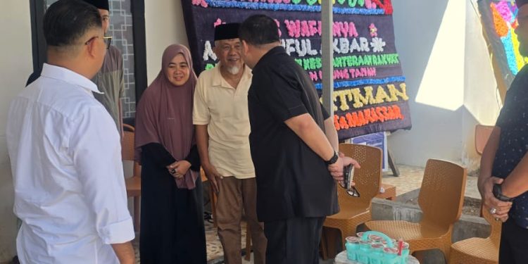 Kunjungan Kemanusiaan: Munafri dan Dirjen Otda Hadir untuk Korban Tragedi DPRD Makassar