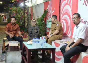 Aktifkan Siskamling, Wali Kota Makassar Turun Langsung ke Poskamling Hingga Tengah Malam