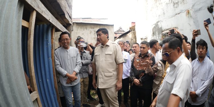 Wali Kota-Wawali, Mendagri dan Menteri PKP Tinjau Pemukiman Kumuh di Pampang