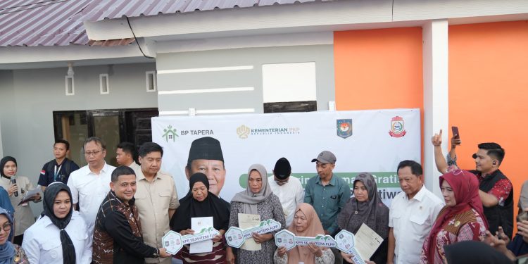 Munafri Dampingi Tito Karnavian dan Maruarar Sirait Serahkan Rumah Gratis untuk Keluarga Korban Demonstrasi