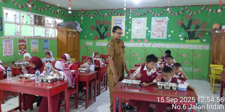 Antusias Siswa Program MBG di SDN Pannampu Berjalan Lancar