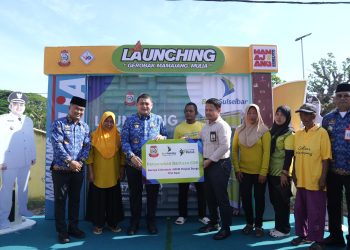 Dukung UMKM, Pemkot Makassar dan Bank Sulselbar Salurkan Bantuan Gerobak