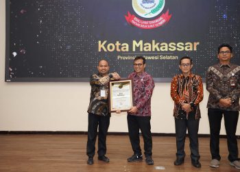 Makassar Raih Penghargaan Gadjah Mada Digital Transformation Governance Index Awards 2025
