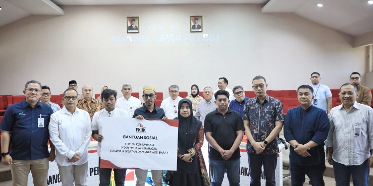 Pemkot Bareng FKIJK Sulselbar Berikan Bantuan Sosial ke Keluarga Korban Kerusuhan DPRD Makassar