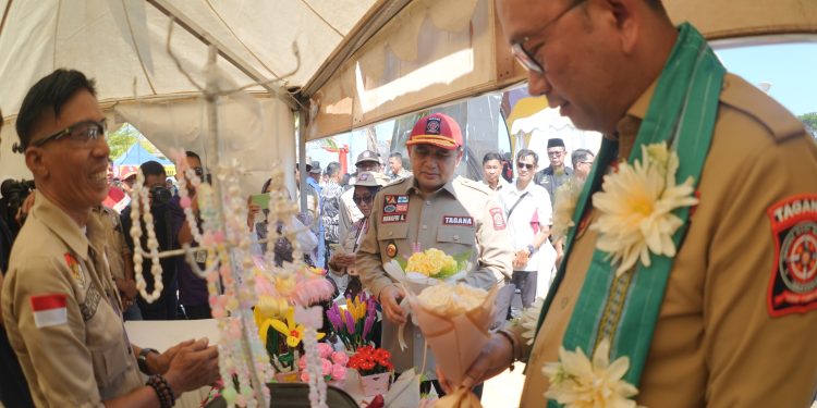 Disaksikan Sekjen Kemensos, Wali Kota Makassar Kukuhkan Ratusan Relawan Kampung Siaga Bencana