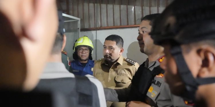 Munafri Hadir di Tengah Kerusuhan, Minta Satpol PP Bantu TNI-Polri Siaga di Jaga Tallo