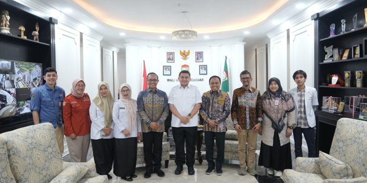 Pemkot Makassar-RS Gigi Mulut Unhas Kolaborasi Hadirkan Pemeriksaan Gigi Gratis bagi Anak Panti dan Lansia