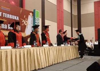STIE Pelita Buana Wisuda 160 Sarjana
