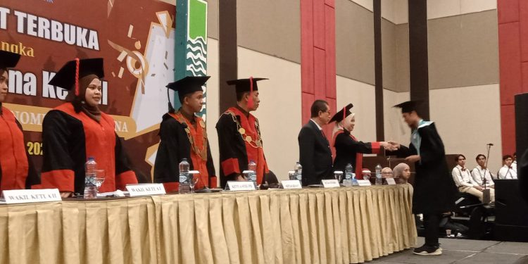 STIE Pelita Buana Wisuda 160 Sarjana