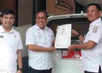 Transisi Jabatan di Sekretariat DPRD Makassar: Dahyal Serahkan Aset, Rahmat Mappatoba Prioritaskan Pembenahan