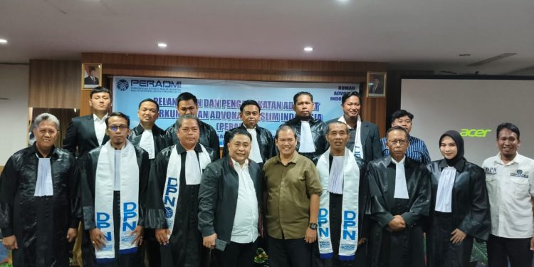 Gelar Pelantikan Calon Advokat di Makassar, DPN PERADMI Buktikan Perluas Jaringan