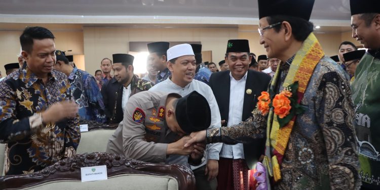 Dihadiri Menteri Agama, Kapolres Maros Sukseskan Kick Off “Maros sebagai Kota Wakaf”