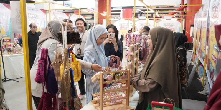 Melinda Aksa Hadiri Festival Kriya 2025 Apresiasi dan Dorong Perajin Lokal Naik Kelas