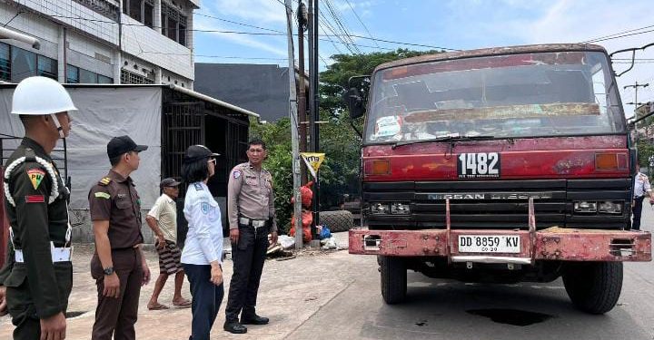 Sasar Teukur Umar, Tim Gabungan Dishub Makassar Gembok Pengendaran Yang Melanggar
