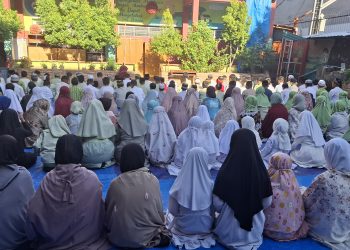 Rutinitas Sholat Dhuhur Berjamaah SDN Pongtiku 1