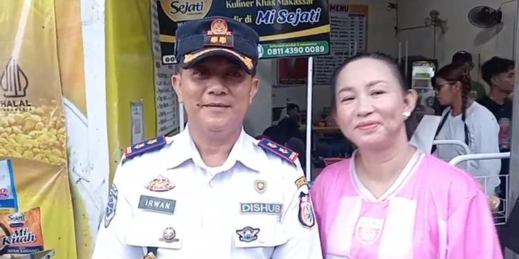 Jadi Biang Macet, Dishub Makassar Peringati Parkir di Jalan RM SOP Kepala Ikan Lango-Lango