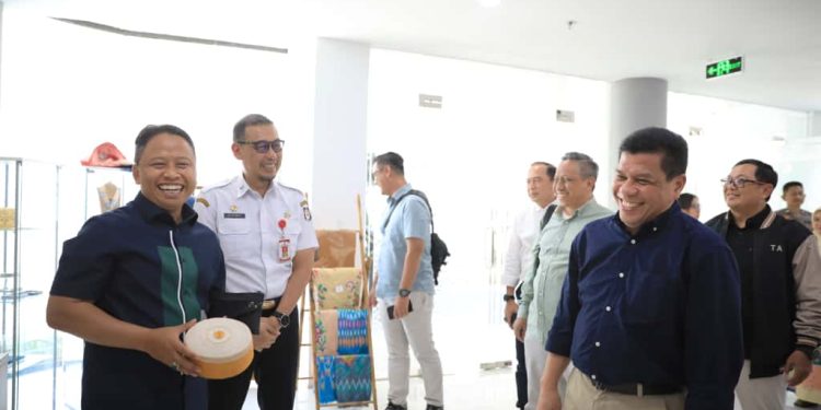 Sekda Zulkifly Sambut Jajaran Pemkot Depok, Ungkap Capaian Makassar hingga Pengelolaan Dekranasda