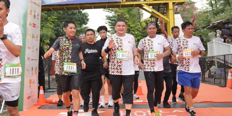 Berlari Bersama Warga, Munafri Serukan Gaya Hidup Sehat di Kalla Run 2025