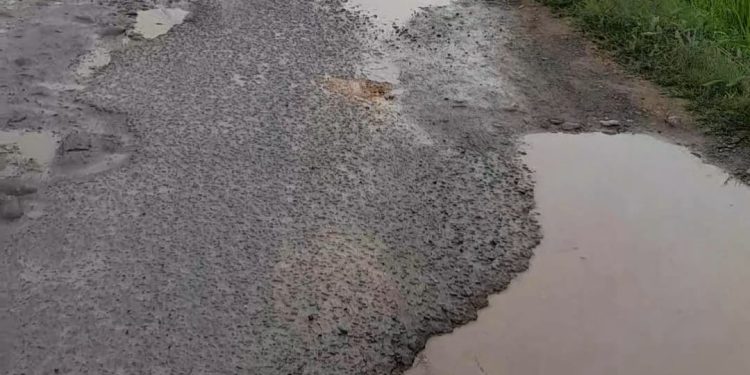 Jalan Rusak Parah di Perbatasan Makassar-Gowa, Warga Kampung Parang Sengsara, KAMI Bersuara!