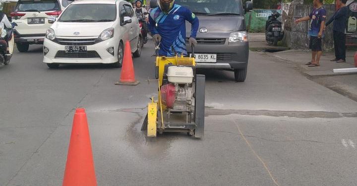 PDAM Makassar Lakukan Flushing Massal di Mallengkeri, Kualitas Air Kembali Normal Pasca Perbaikan Pipa!