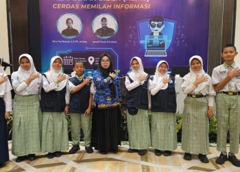 Bekali Tim Jurnalistik, SMPN 5 Makassar Dukung Kampanye Literasi Keamanan Siber Dinas Kominfo