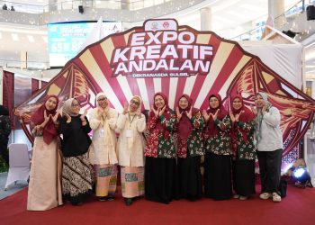 Dekranasda Makassar Support Expo Kreatif Andalan, Melinda Aksa Borong Produk UMKM dan Ajak Cintai Produk Lokal