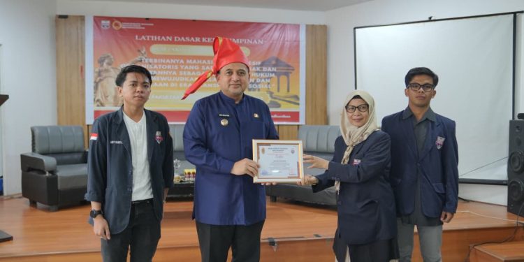Dari Radio hingga Balai Kota, Kisah Perjalanan Munafri yang Menginspirasi Mahasiswa Hukum