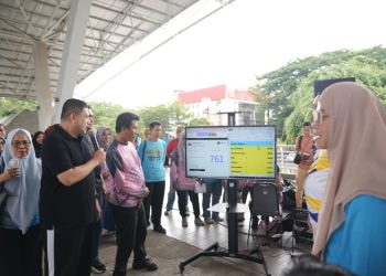 Sentuh Hati Ribuan Lansia, Munafri & Ketua TP PKK Ajak Hidup Sehat dan Beri Hadiah Umrah