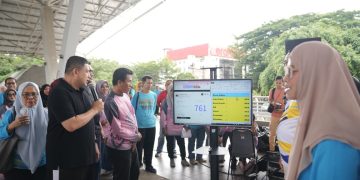Sentuh Hati Ribuan Lansia, Munafri & Ketua TP PKK Ajak Hidup Sehat dan Beri Hadiah Umrah