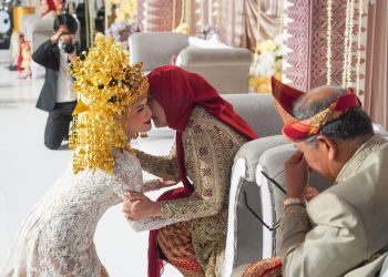 Penuh Haru, Pernikahan Fikar–Falih Diiringi Doa dan Tradisi yang Menghangatkan