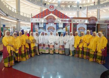 Parade Wastra, Dekranasda Makassar Angkat Keelokan Baju Bodo di Expo Kreatif Andalan 2025