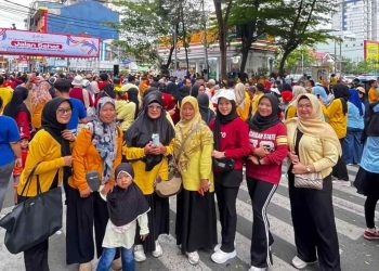 Guru dan Staf SMPN 40 Makassar Ikut Semarak Jalan Santai HUT Kota Makassar ke-418