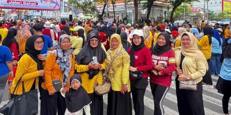 Guru dan Staf SMPN 40 Makassar Ikut Semarak Jalan Santai HUT Kota Makassar ke-418