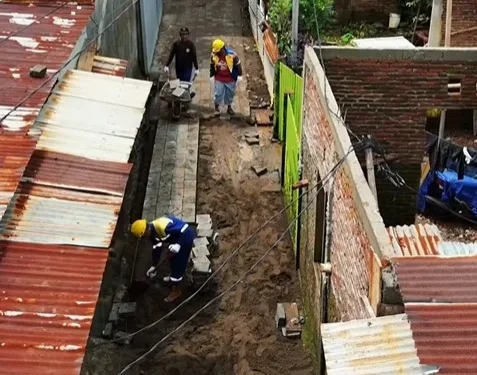 Realisasi Aduan Via Lontara Plus, DPU Instal Paving Blok Di Jl. Perumnas Antang