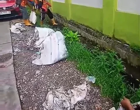 Satgas Drainase DPU Makassar Gercep Normalkan Saluran di Tamalate III