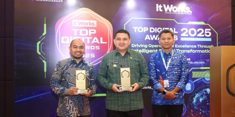 Kepemimpinan Appi Antar Makassar Menjadi Kota Raih Golden Trophy Nasional