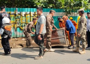 Pasar Tumpah, Satpol PP Makassar Jalan Dr. Leimen