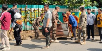 Pasar Tumpah, Satpol PP Makassar Jalan Dr. Leimen